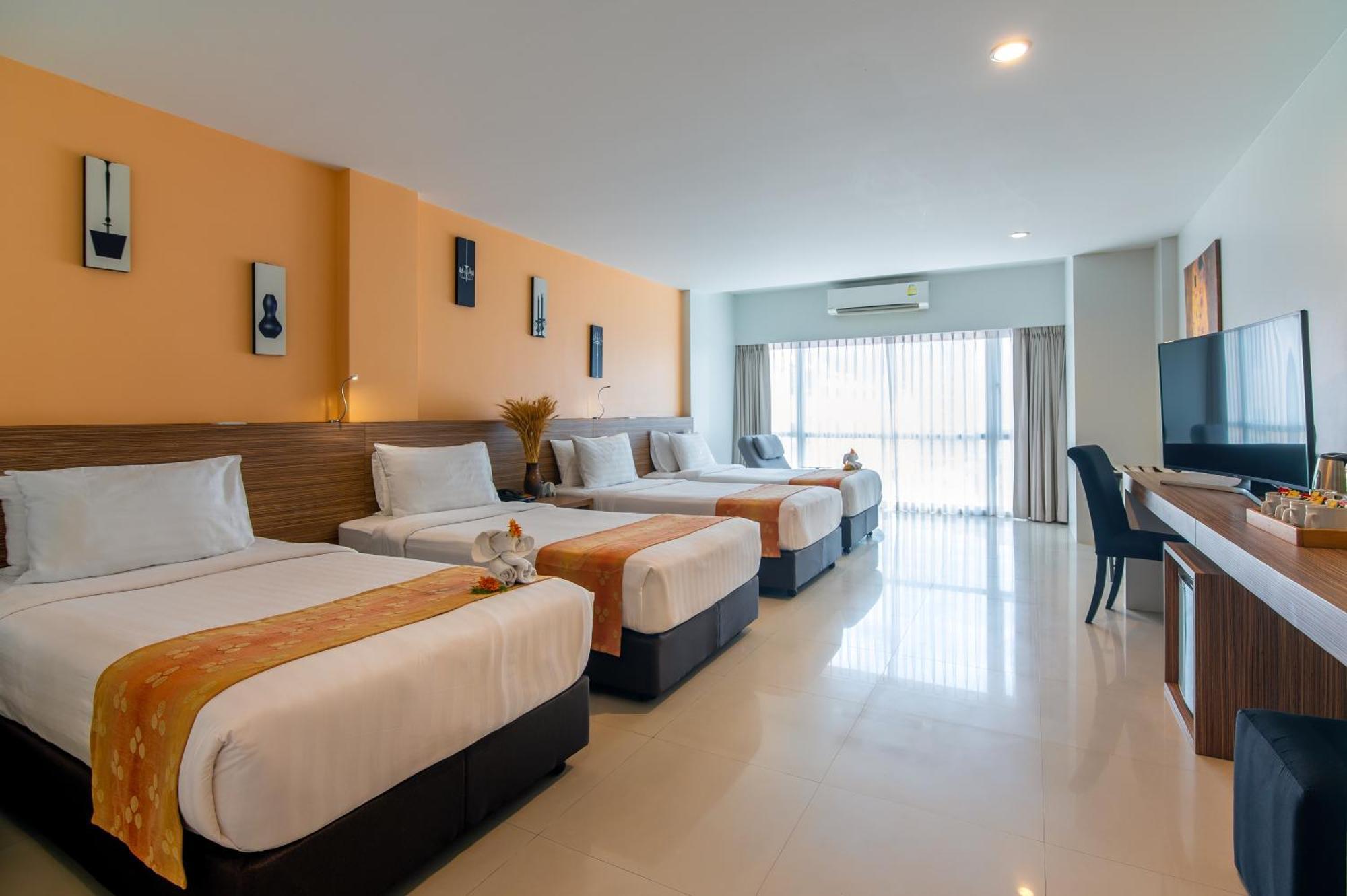 The Lantern Resorts Patong - Sha Extra Plus Bagian luar foto