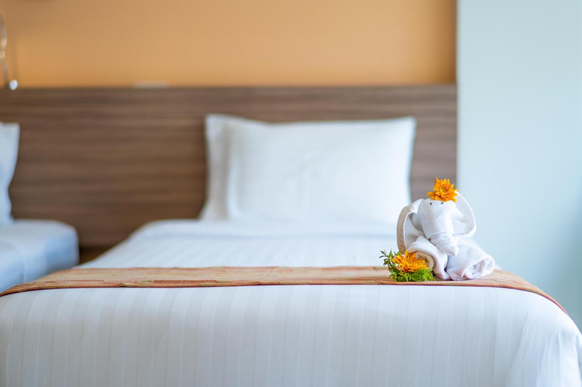 The Lantern Resorts Patong - Sha Extra Plus Bagian luar foto
