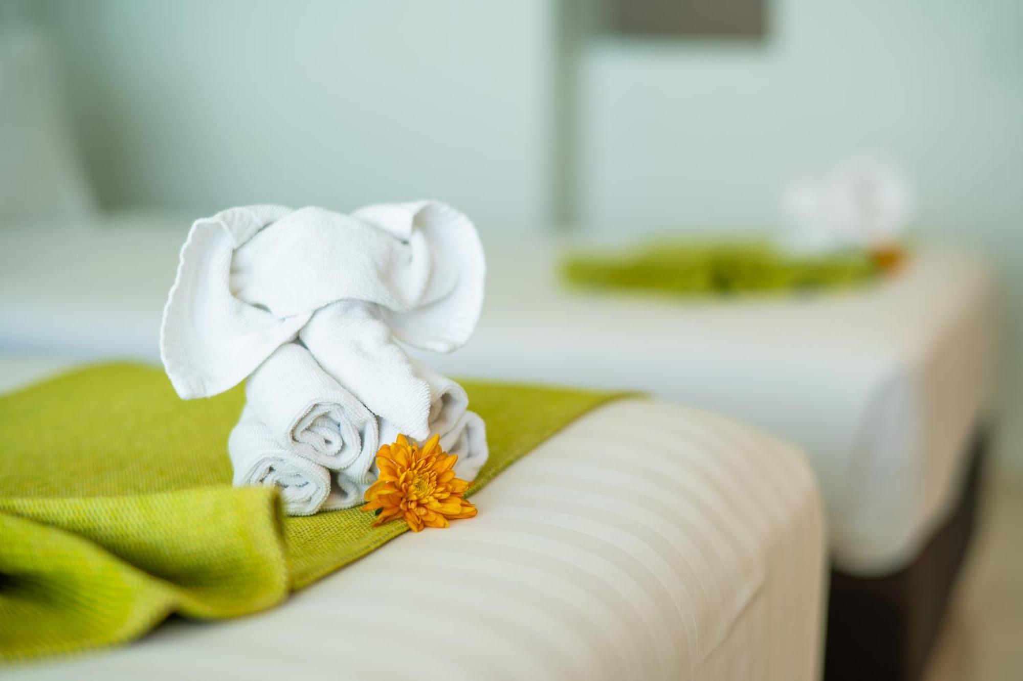 The Lantern Resorts Patong - Sha Extra Plus Bagian luar foto