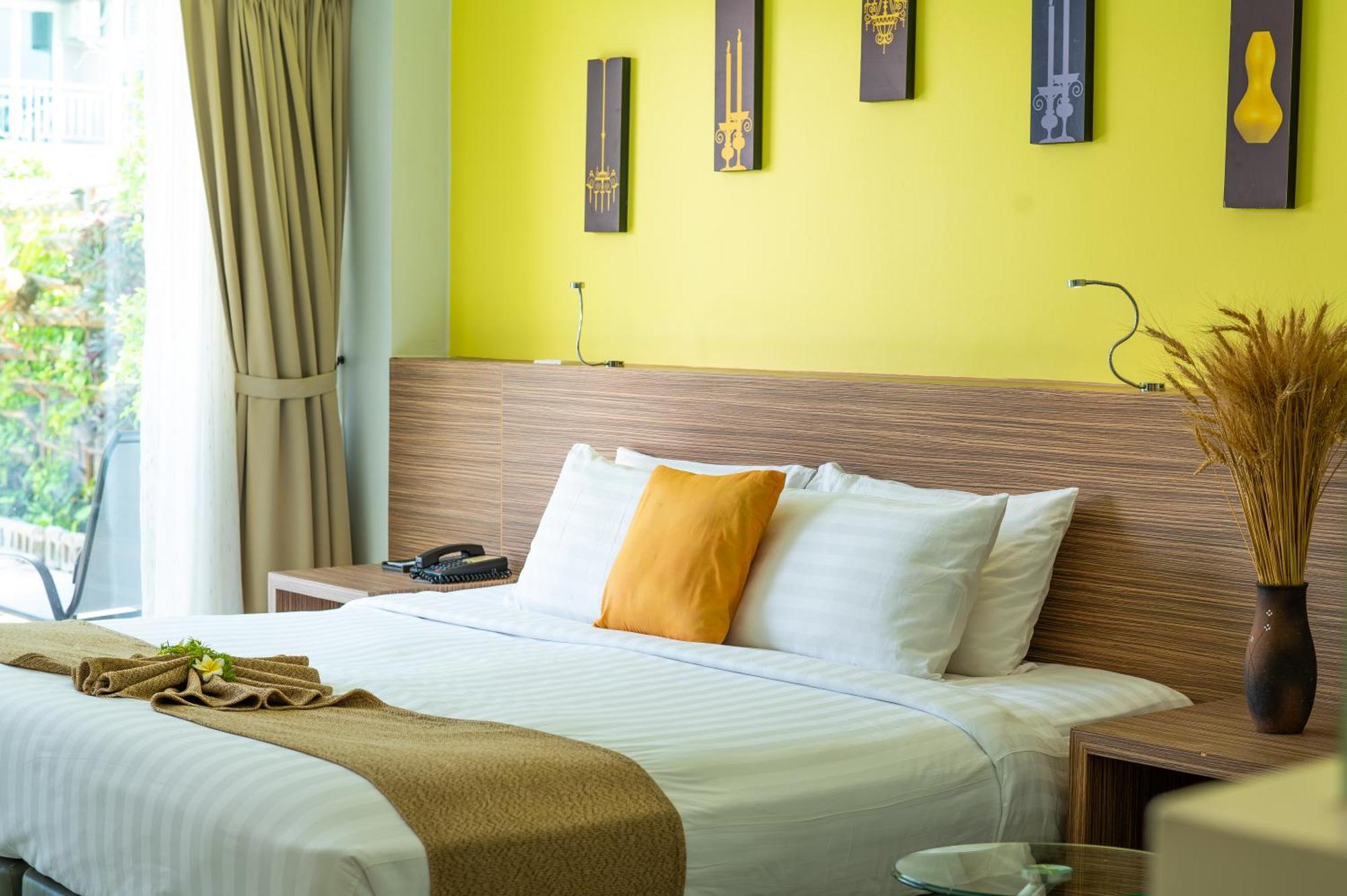 The Lantern Resorts Patong - Sha Extra Plus Bagian luar foto