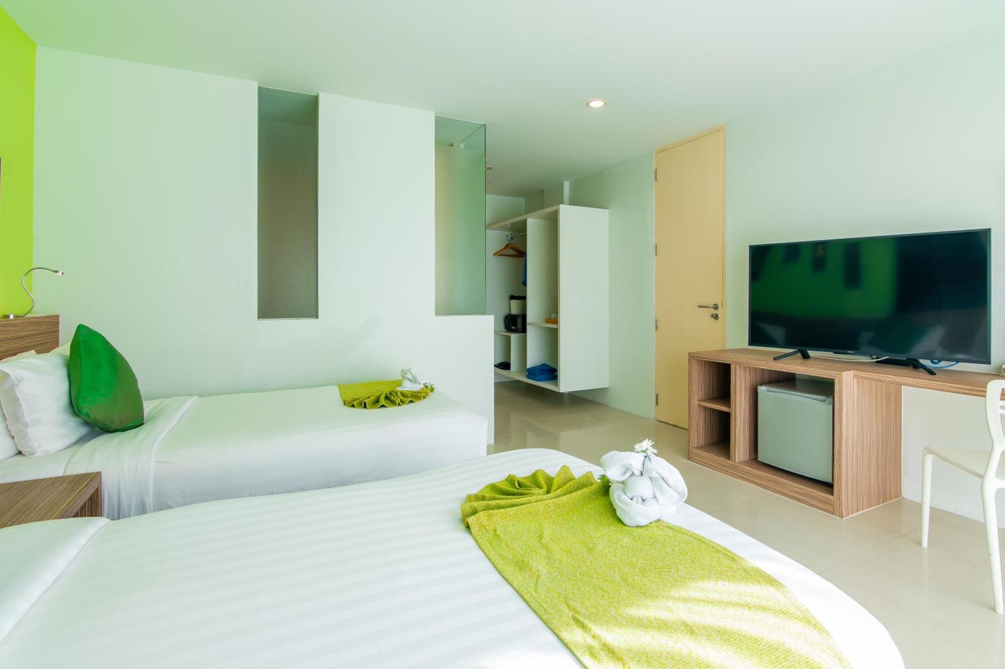 The Lantern Resorts Patong - Sha Extra Plus Bagian luar foto
